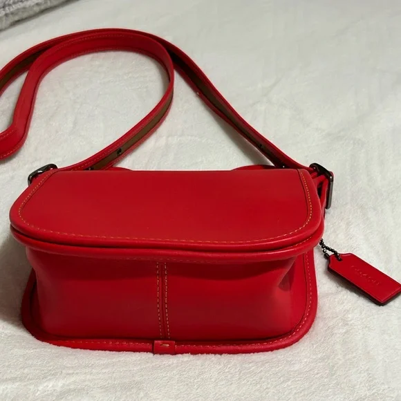 ♥️ ✨Coach Disney X Mickey Ears (New without Tags) Patricia Crossbody Bag♥️ - Picture 7 of 11